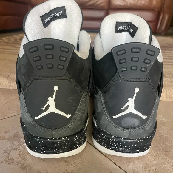 Jordan 4 Retro Fear Kids Sneakers - Picture 2 of 9